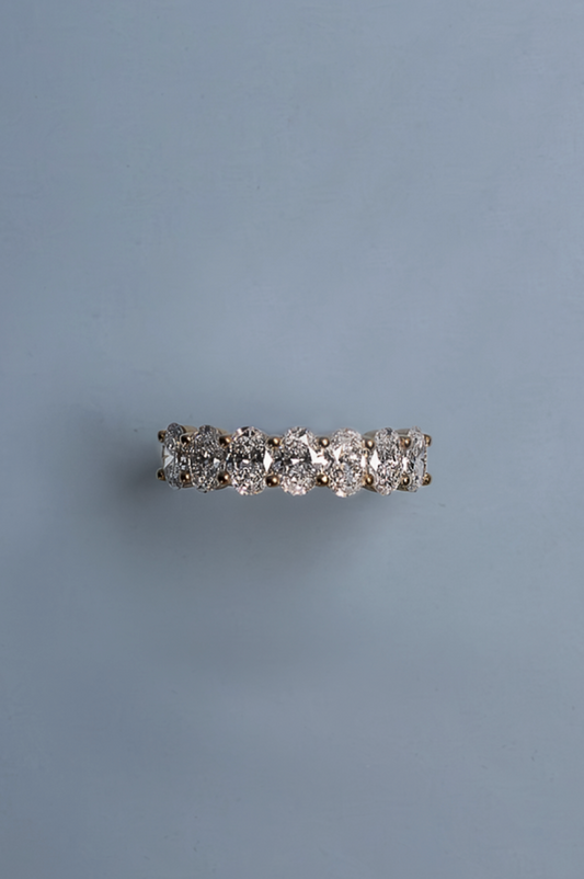 Oval Cut half-eternity Band (0.20ct each )