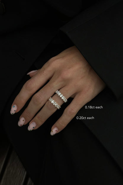 Oval Cut half-eternity Band (0.20ct each )
