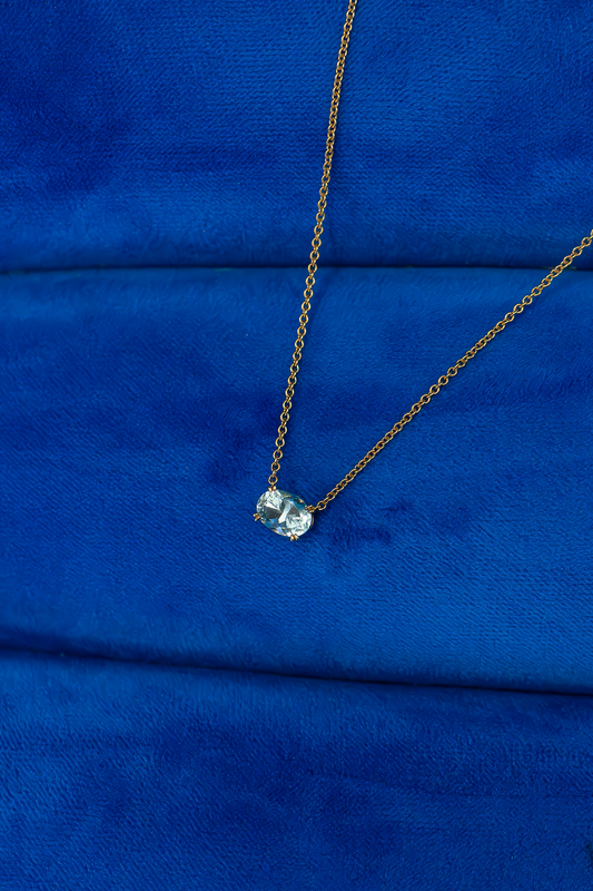 2.05ct East-West Oval Aquamarine Necklace