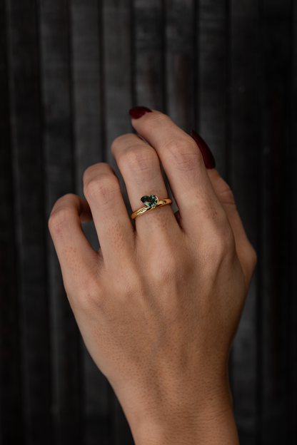0.88CT Green Pear Sapphire Floating Ring