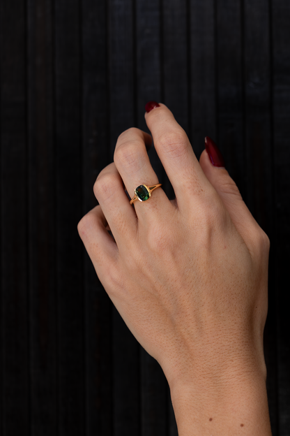 1.65CT Green Sapphire Half Bezel Ring