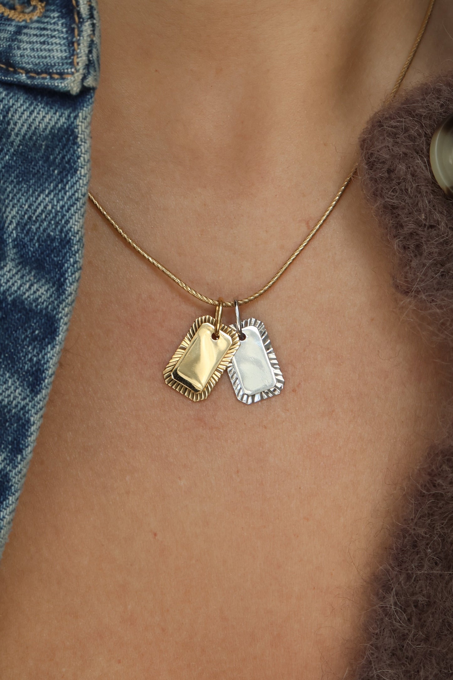 Fluted-edge Tag Charm