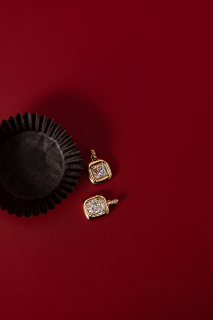 GIA 1.72ct Cushion cut Diamond Bubble Charm