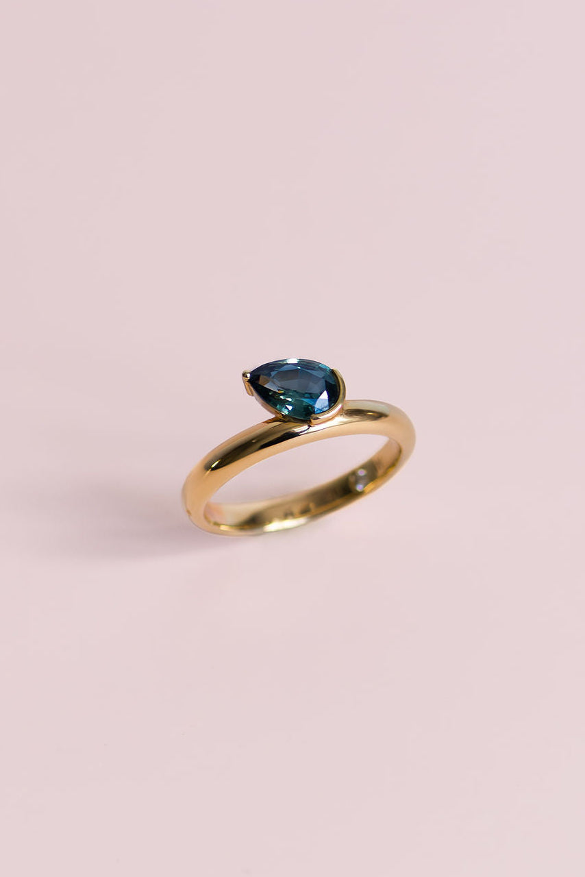 0.88CT Green Pear Sapphire Floating Ring