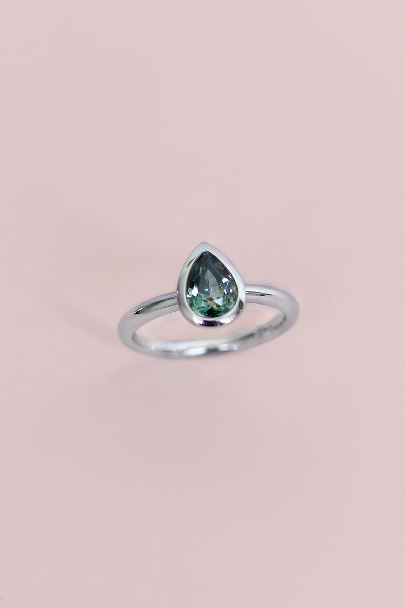 1.46CT Green Pear Sapphire Full Bezel Ring