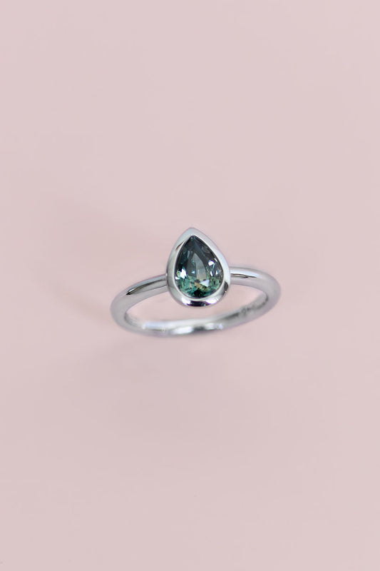 1.46CT Green Pear Sapphire Full Bezel Ring
