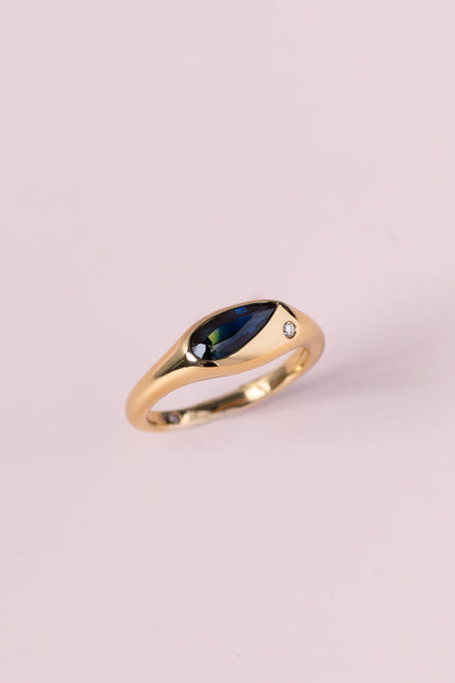 1.13CT Pear cut Blue Sapphire Ring